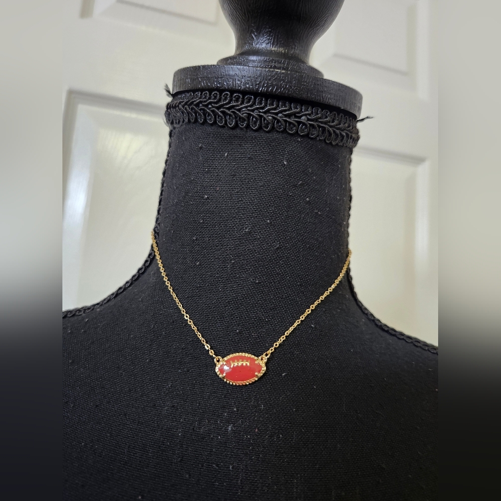 Elegant Gold and Red Pendant Necklace